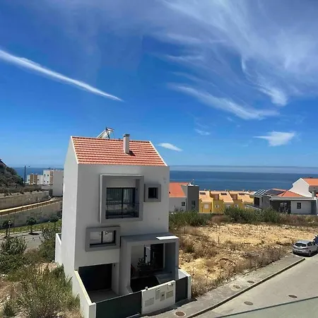 Beach, Ocean View & Bright House Villa *