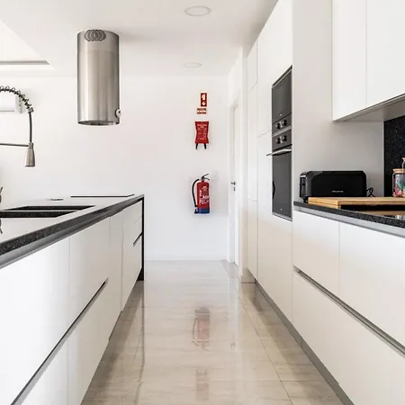 Beach, Ocean View & Bright House Villa *