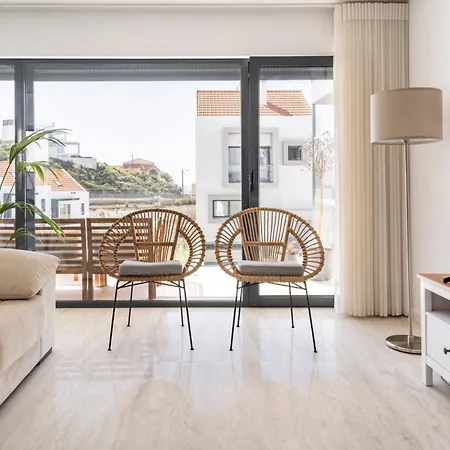 Beach, Ocean View & Bright House Villa Ericeira