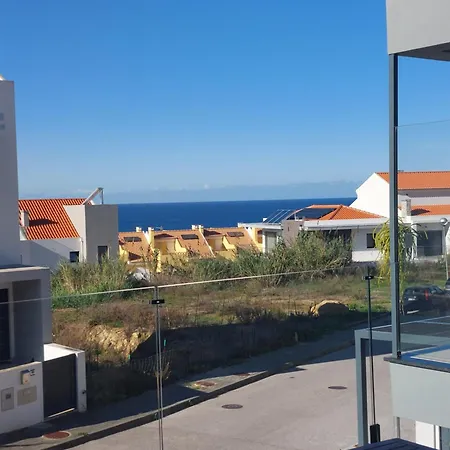 Beach, Ocean View & Bright House Villa *