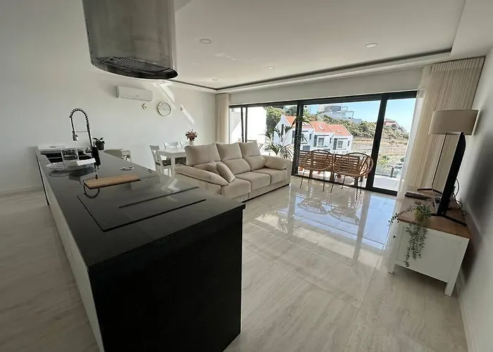 Beach, Ocean View & Bright House *