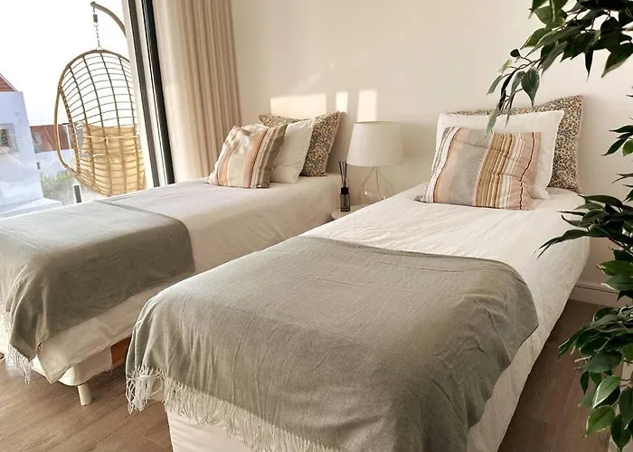 Beach, Ocean View & Bright House Villa Ericeira