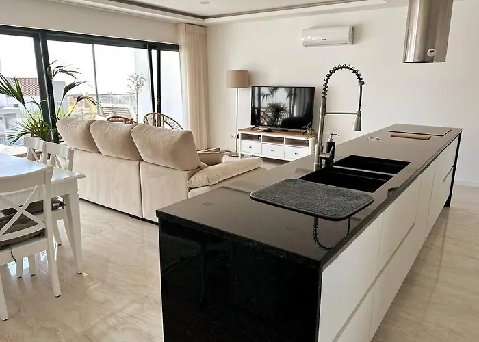 Beach, Ocean View & Bright House *