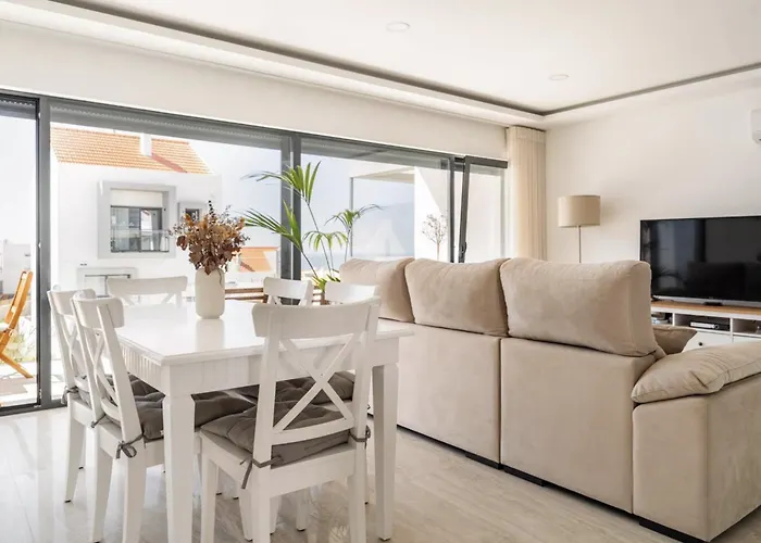 Beach, Ocean View & Bright House * Ericeira