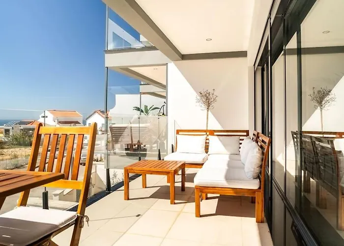 Beach, Ocean View & Bright House Villa Ericeira