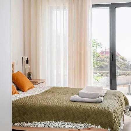 Beach, Ocean View & Bright House Villa